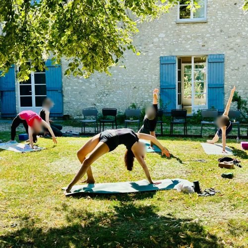 Yoga-Extérieur-Flou