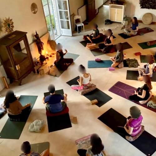 Yoga-Intérieur-Flou